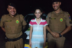 Policiais militares salvam menina com crise de asma, em Colombo (RMC)