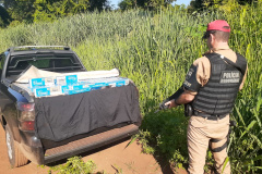 Polícia Rodoviária apreende mais de 12 mil maços de cigarros contrabandeados em Diamante do Oeste (PR)