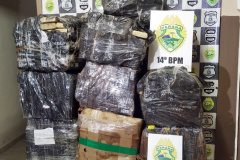 Em Foz do Iguaçu (PR), PM apreende mais de 400 quilos de maconha que estava escondida em carga de arroz