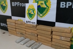 BPFron apreende mais de 31 quilos de maconha e haxixe e 1,5 mil pacotes de cigarros em situações distintas no Oeste do estado