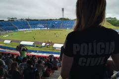 PCPR realiza campanha em combate a violência doméstica durante jogo de futebol