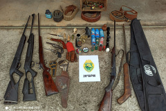  Oito armas são apreendidas e três pessoas são encaminhadas no Sudeste do estado pela PM em situações distintas 