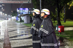 Chuva e intensa movimentação nas rodovias marcam primeiro dia de Carnaval no Litoral; ações preventivas ocorrem em todo Estado