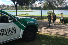 Polícia Militar faz orientações à população e reforça presença nas ruas do Paraná no combate ao coronavírus