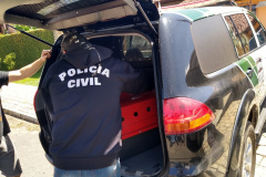  PCPR apreende duas cobras e autua homem na RMC 