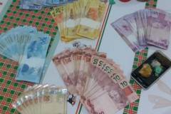 PM prende trio, apreende drogas e mais de R$ 2,4 mil no Sudeste do estado após denúncia