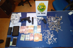  No Norte do estado, PM cumpre Mandado Judicial, encaminha cinco pessoas e apreende duas pistolas 