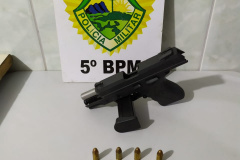 PM apreende pistola, drogas e dinheiro no Norte do estado; três pessoas acabaram presas