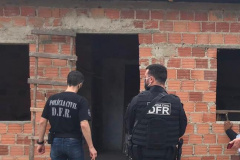 Polícia prende oito pessoas envolvidas em roubos em Curitiba e RMC