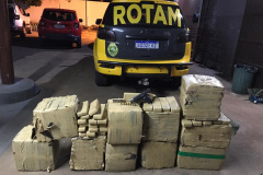 PM de Londrina recebe denúncia e apreende 320 quilos de maconha e arma de fogo