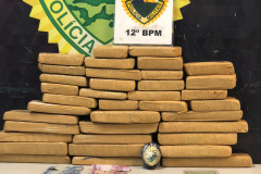 PM prende duas mulheres em Curitiba com mais de 20 quilos de maconha que vinha de Foz do Iguaçu