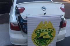 No Oeste do estado, BPRv apreende dois carros carregados com cigarros e agrotóxicos