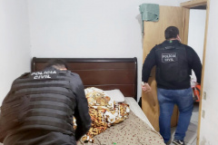 Polícia Civil prende sete pessoas envolvidas em golpes durante venda de porta em porta