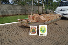 Durante Operação Hórus, Batalhão de Fronteira apreende embarcação, veículo e cigarros contrabandeados no município de Guaíra (PR)