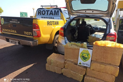 BPFron apreende R$ 1,3 milhão em cigarros contrabandeados e veículos em Guaíra, no oeste do Paraná