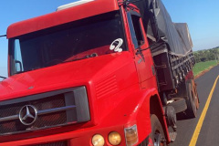 Batalhão de fronteira apreende caminhão carregado de cigarros contrabandeados em Santa Helena, no oeste do Paraná