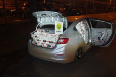 BPFron apreende carro carregado com cigarros contrabandeados no Oeste do estado