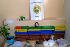 Em Piraquara, na RMC, PM apreende mais de 22 quilos de maconha e duas pessoas acabam presas