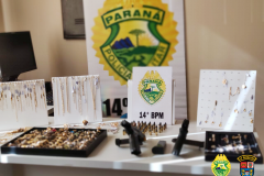 No Oeste do estado, PM prende dupla e recupera R$ 30 mil em joias e um veículo após denúncias