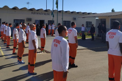 Presos de Piraquara executam Hino Nacional em comemoração aos 198 anos da Independência do Brasil.