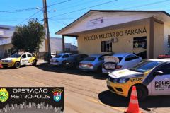 Durante patrulhamento, PM apreende mais de quatro mil pacotes de cigarros e cinco pessoas acabam presas em Realeza (PR)