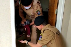 Policiais militares salvam bebê afogado em Londrina (PR), no Norte do estado
