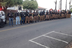 PM e Polícia Civil apreendem duas armas de fogo e um simulacro durante operação em Reserva 