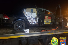 Carro com rádio comunicador lotado de cigarros paraguaios é apreendido pela PM em Cidade Gaúcha (PR)