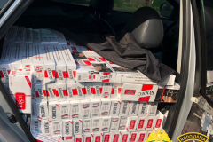  BPRv apreende dois carros carregados com três mil cigarros e dois equipados com rádio transmissor no Paraná 