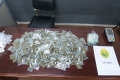Em Colombo, na RMC, PM prende homem e apreende 485 porções de maconha durante patrulhamento