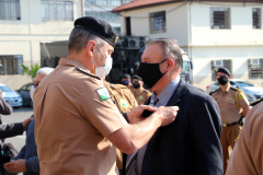 Veteranos da Polícia Militar e do Corpo de Bombeiros são homenageados durante solenidade em Curitiba