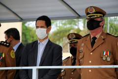 Policiais militares são homenageados durante solenidade em comemoração aos 52 anos do 13º Batalhão em Curitiba