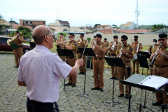 Após quase 40 anos na Reserva Remunerada, subtenente da PM recebe homenagem da Banda de Música em Curitiba
