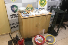 Mais de três quilos de cocaína são apreendidos pela PM em casa usada como refinaria de drogas em Cascavel 