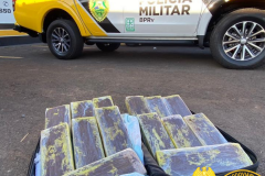 No Noroeste do estado, BPRv apreende 14 quilos de maconha e 22 mil maços de cigarros contrabandeados