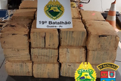 No Oeste do estado, PM apreende 705 quilos de maconha e três mil pacotes de cigarros contrabandeados