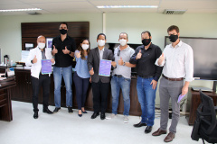 Integrantes do motoclube Próxima Parada visitam Secretaria da Segurança Pública para apoiar campanha Natal Voluntário