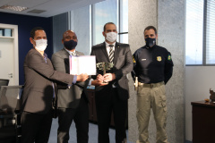 Comitiva da Senasp e secretário da Segurança do PR visitam sede da PRF em Curitiba