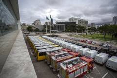 Entrega de mais 60 veículos reforça forças de segurança do Estado