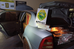 Durante patrulhamento, BPFron encontra dois veículos carregados com cigarros contrabandeados no oeste do Paraná