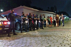 PM faz operação AIFU e fiscaliza comércios e trânsito em Paranaguá (PR)