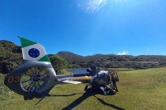 Uma operação que envolveu equipes do Grupo de Operações de Socorro Tático (GOST) do Corpo de Bombeiros, e do Batalhão de Polícia Militar de Operações Aéreas (BPMOA), socorreu um homem que sofreu uma queda no Morro do Pão de Ló, na cidade de Quatro Barras (PR), neste domingo (21/11). A vítima foi levada ao Hospital Cajuru.  A primeira equipe a chegar no local do acidente foi do GOST, que imediatamente adotou os primeiros socorros à vítima. Por se tratar de um ponto de difícil acesso, foi solicitado apoio do 