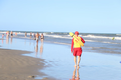 Paraná fecha 1º mês da temporada com redução nos casos de afogamento