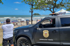 Foram registrados 1.593 boletins de ocorrência, além de solicitadas 180 medidas protetivas. Entre os dados contabilizados ainda estão 398 adultos presos e 10 adolescentes apreendidos. 