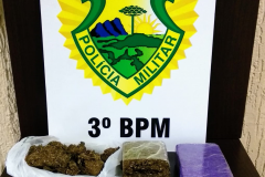 Policiais militares recuperam veículo furtado e apreendem drogas em Pato Branco,  em situações distintas