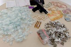 PM apreende arma, drogas e munições em Pontal do Paraná