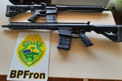 BPFron apreende dois fuzis durante abordagem a ônibus em Medianeira, no Oeste