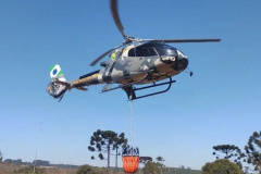 BPMOA faz treinamento usando Helibalde em Tanque flexível autoportante