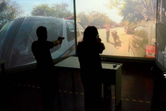 PCPR capacita instrutores para simulador de abordagem e tiros