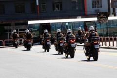 Polícia Militar realiza operação com abordagens e bloqueios de trânsito em Curitiba e RMC